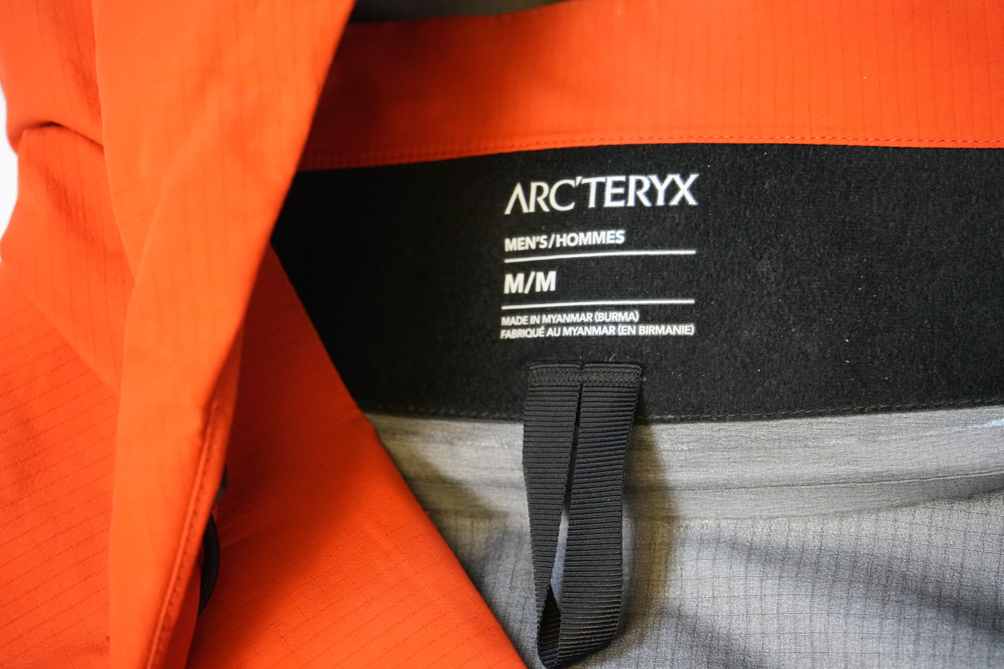 ARC'TERYX BETA AR PRO GOR-TEX JACKET ORANGE SIZE M