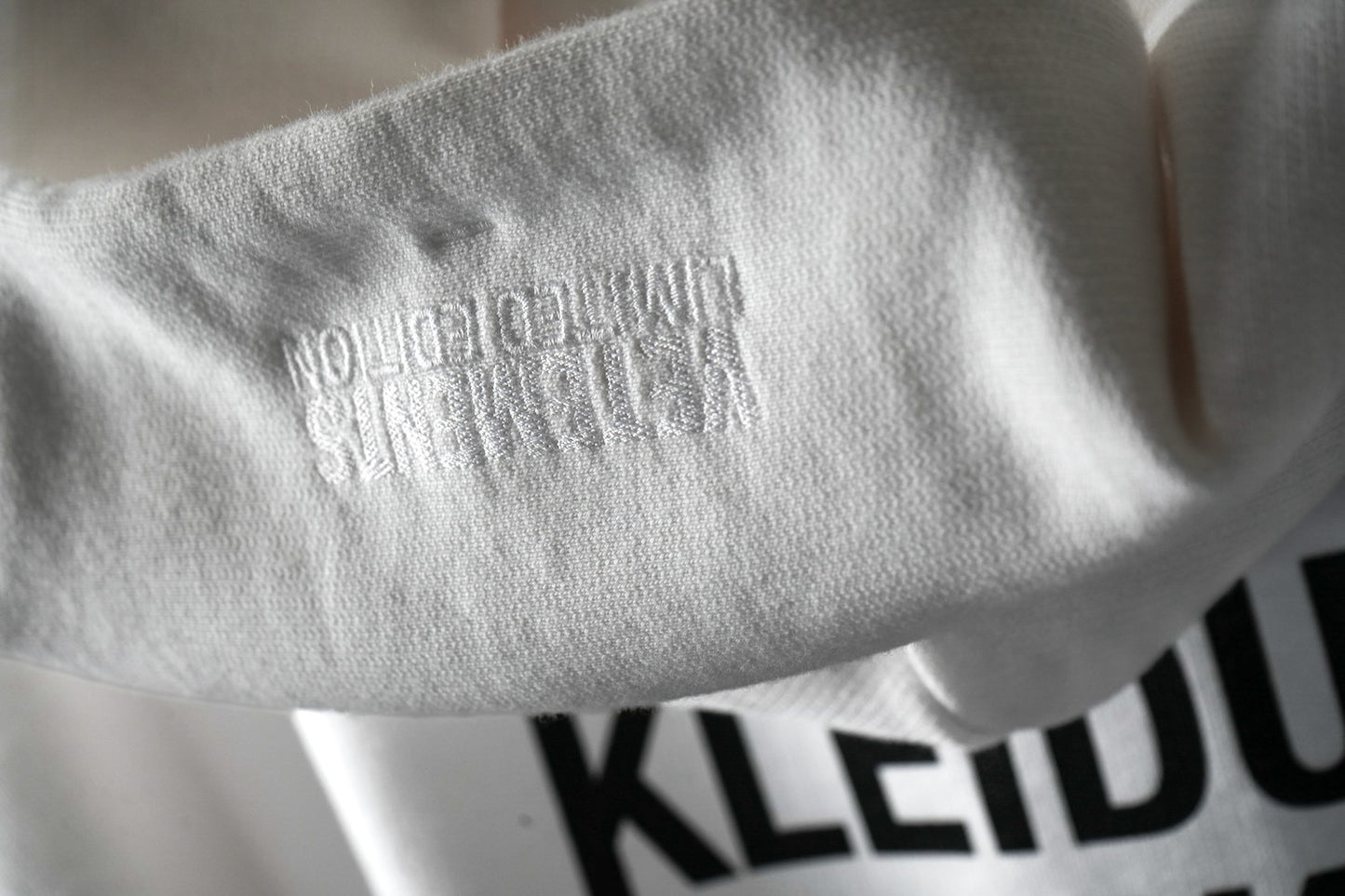 VETEMENTS TRANSLATION HOODIE (WHITE)